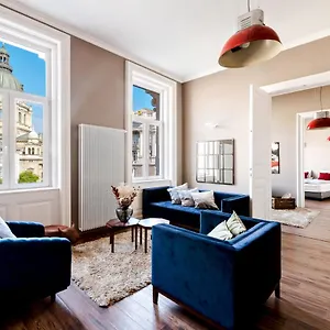Venus - Italian Stylish , Budapest Hungary
